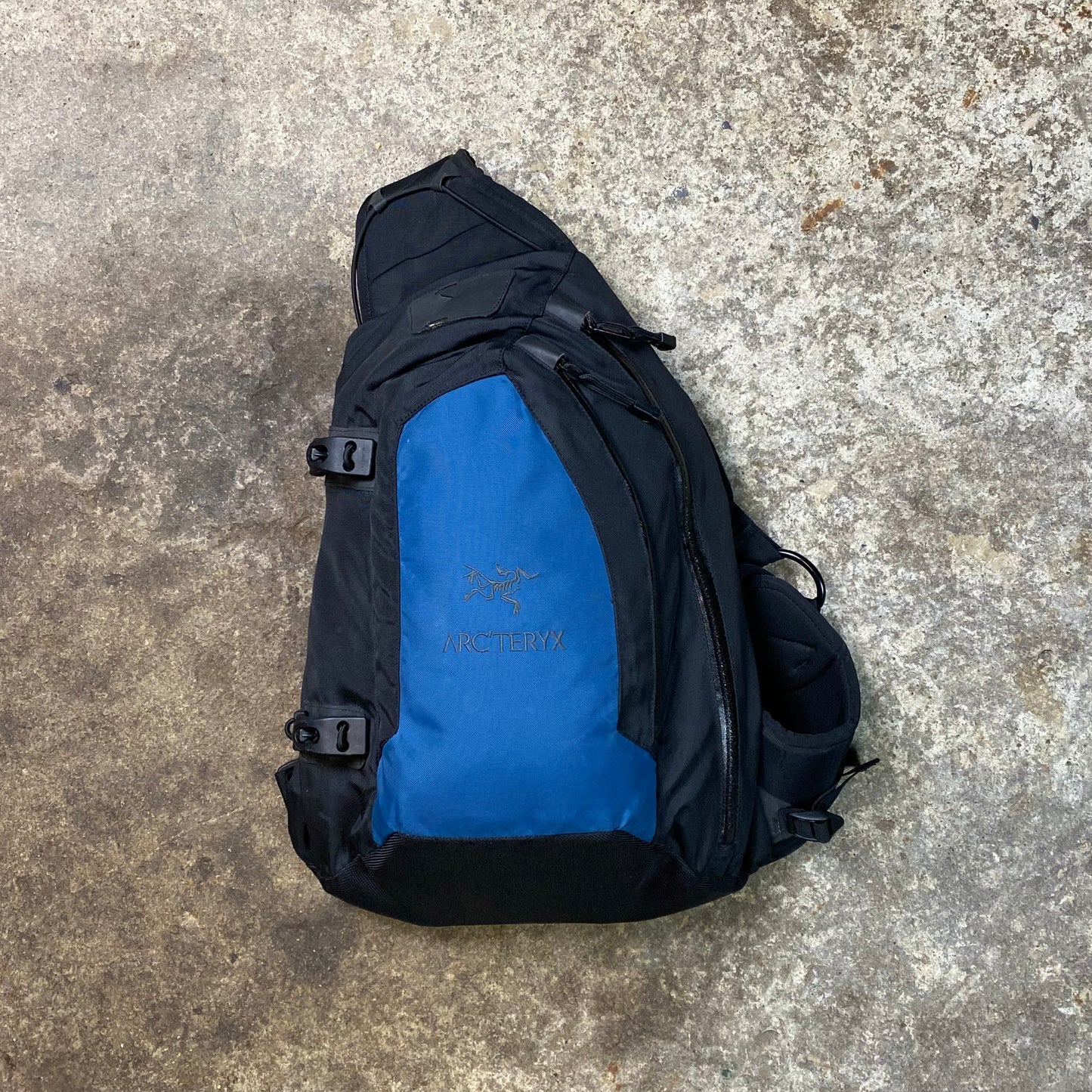 2004 Arc’teryx Quiver sling backpack